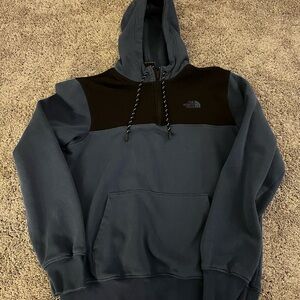 Men’s North Face Quarter Zip. Size small. Like new